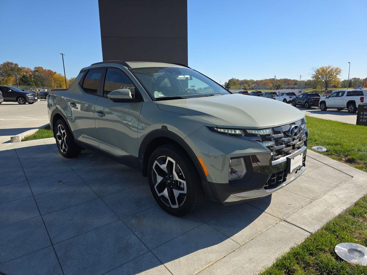 2024 Hyundai Santa Cruz Limited photo 3