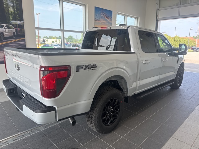 2025 Ford F-150 XLT photo 12