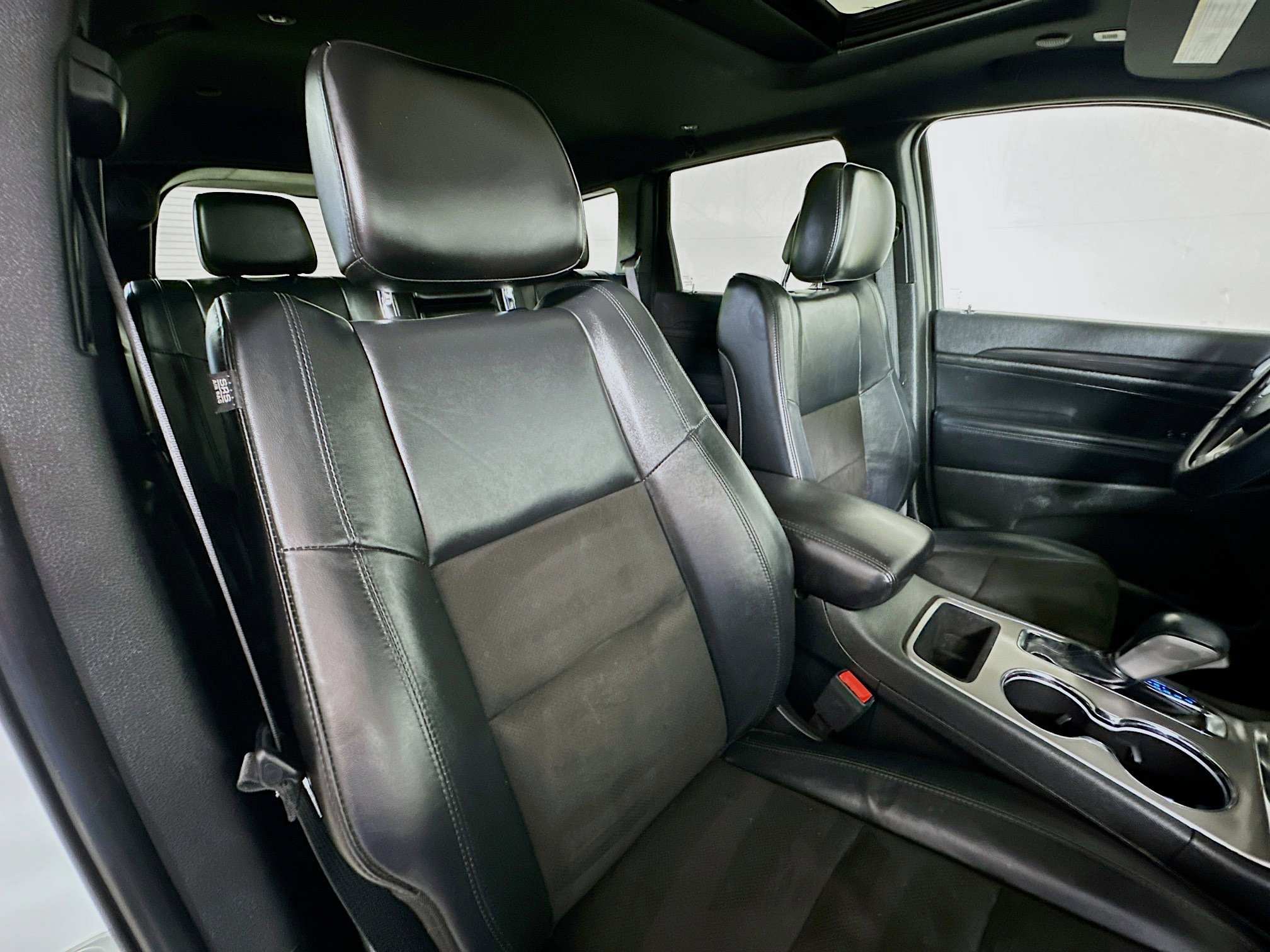 2021 Jeep Grand Cherokee Laredo X photo 24