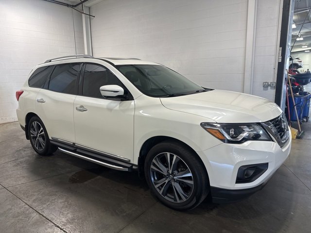2019 Nissan Pathfinder Platinum photo 3