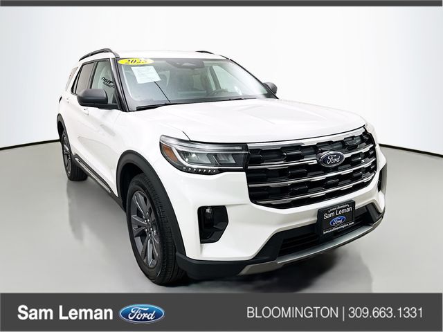 2025 Ford Explorer Active's photo