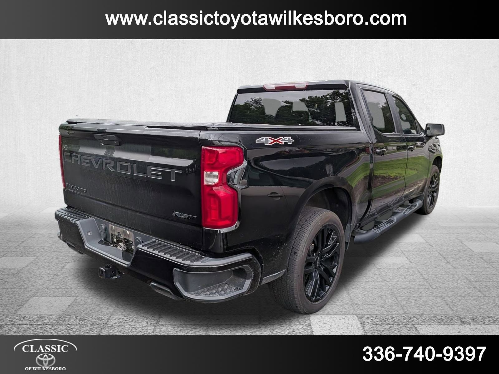 2021 Chevrolet Silverado 1500 RST photo 2