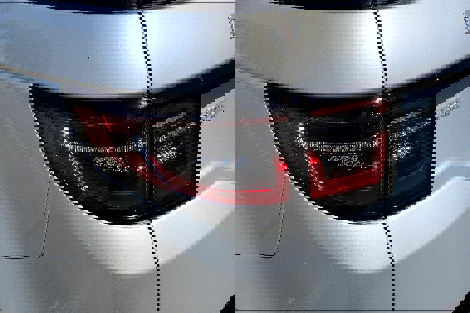 2024 Land Rover Discovery Sport S photo 26