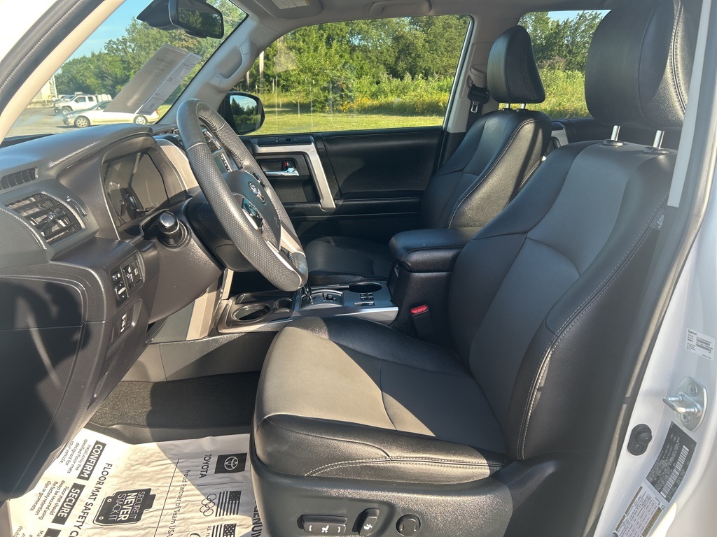 2021 Toyota 4Runner SR5 Premium photo 10
