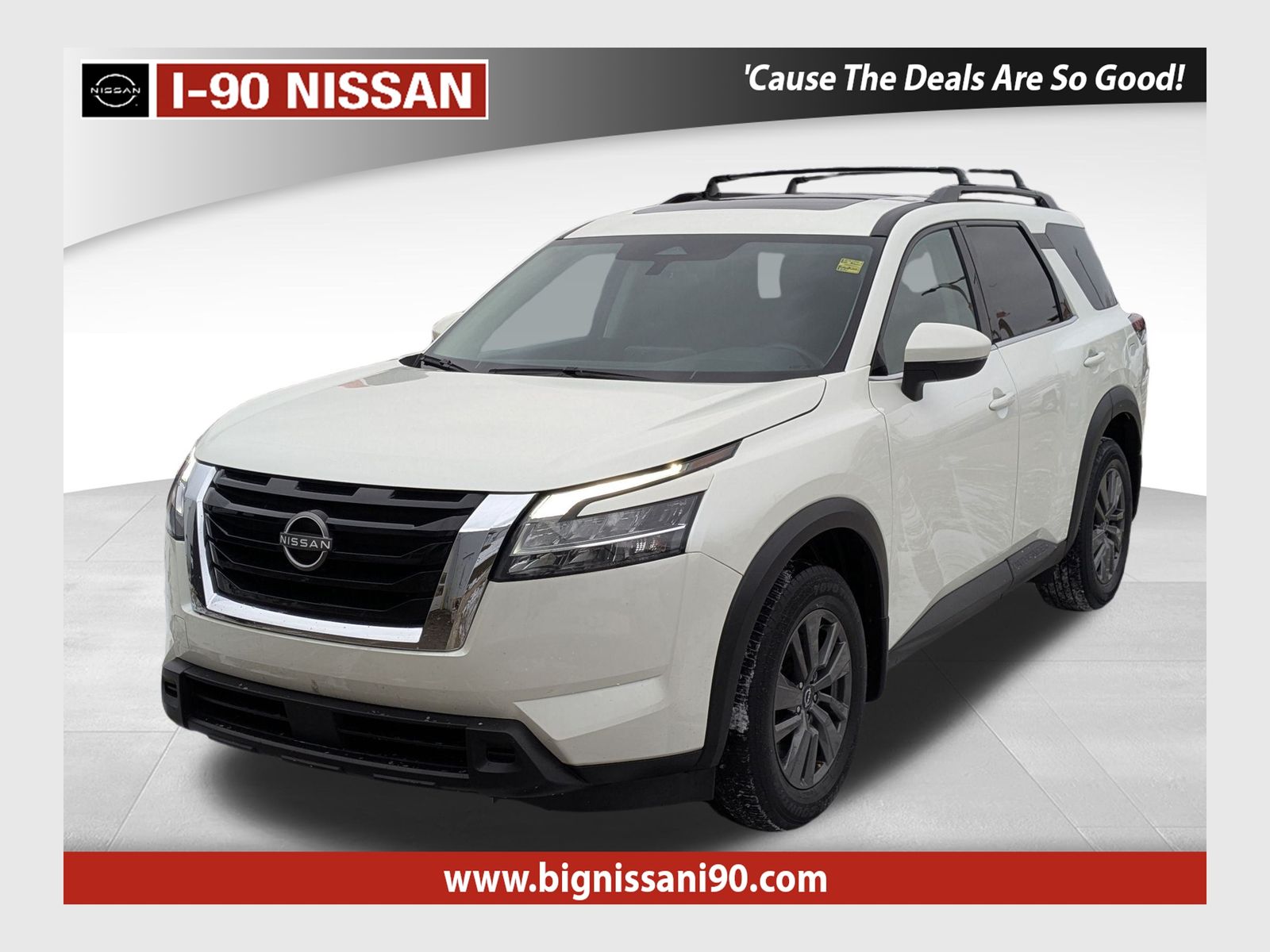 2022 Nissan Pathfinder SV's photo