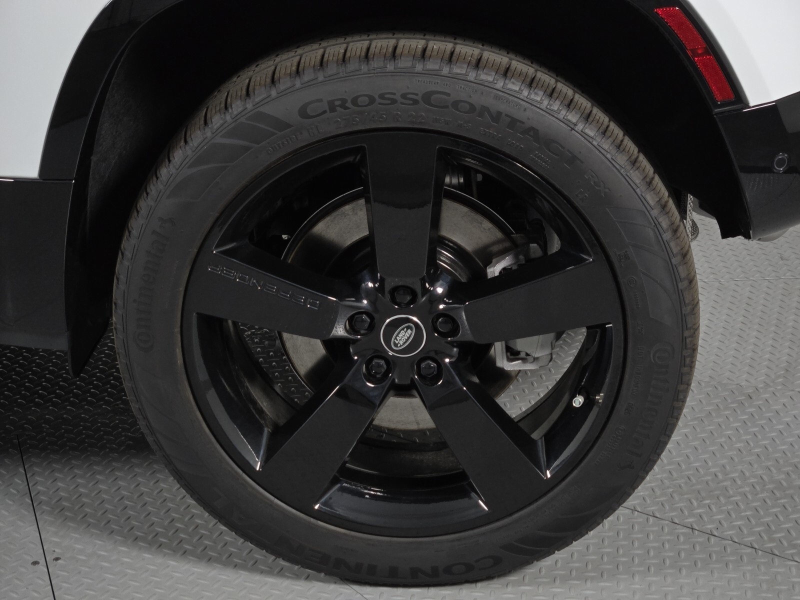2025 Land Rover Defender 90 X-Dynamic SE photo 8