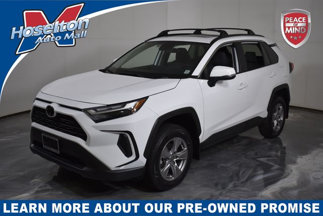 2023 Toyota RAV4 XLE's photo