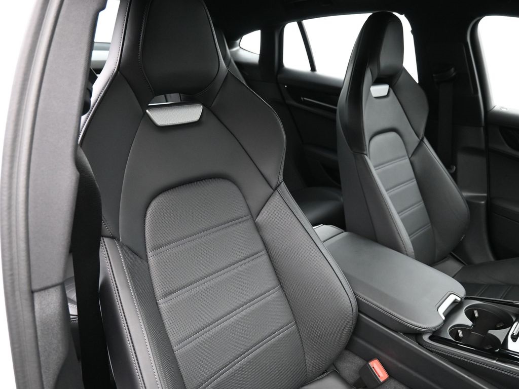 2025 Porsche Panamera 4 photo 17