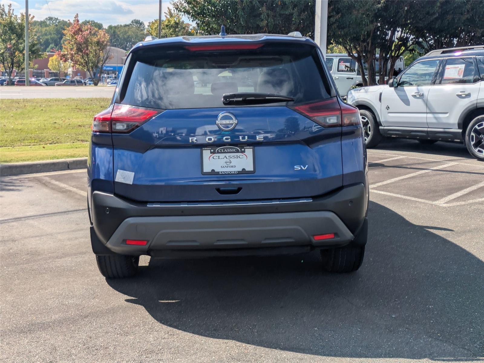 2022 Nissan Rogue SV photo 6