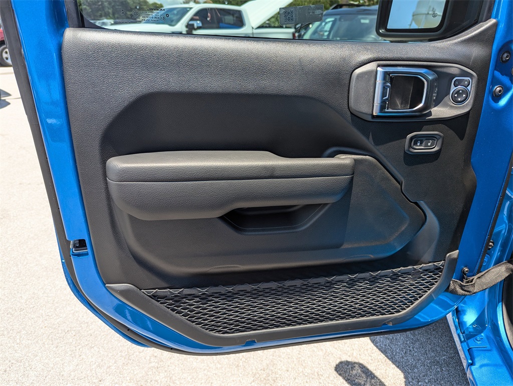 2025 Jeep Wrangler Sport S photo 16
