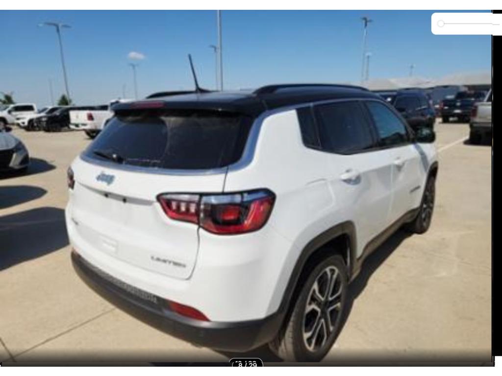 2022 Jeep Compass Limited photo 4