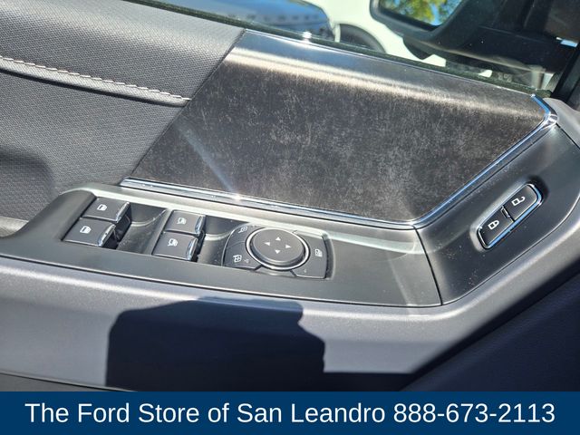 2025 Ford F-150 Lightning photo 18