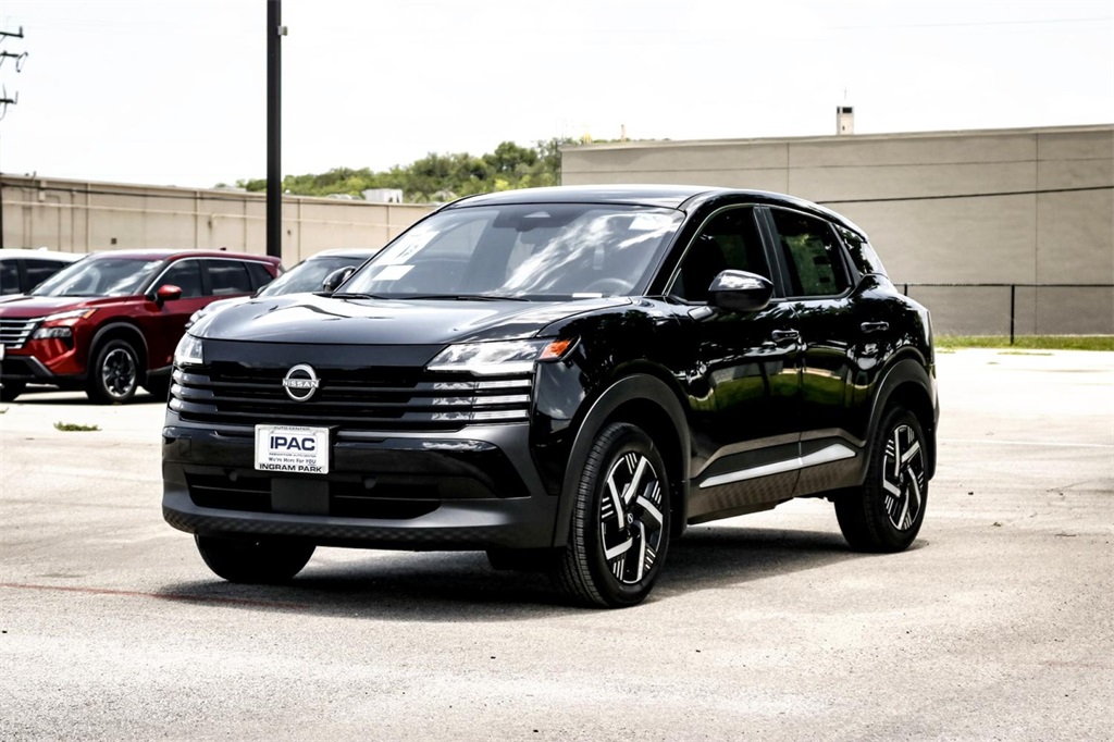 2025 Nissan Kicks SV photo 5