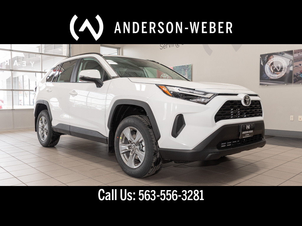 2025 Toyota RAV4 XLE's photo