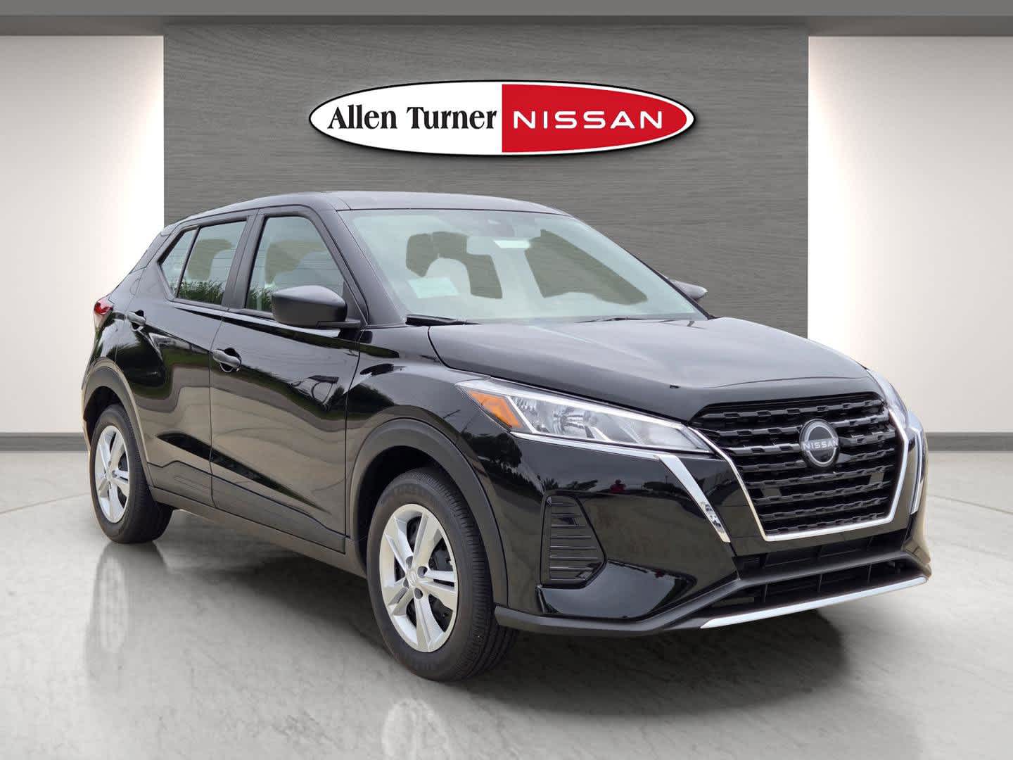 2025 Nissan KICKS PLAY Base's photo