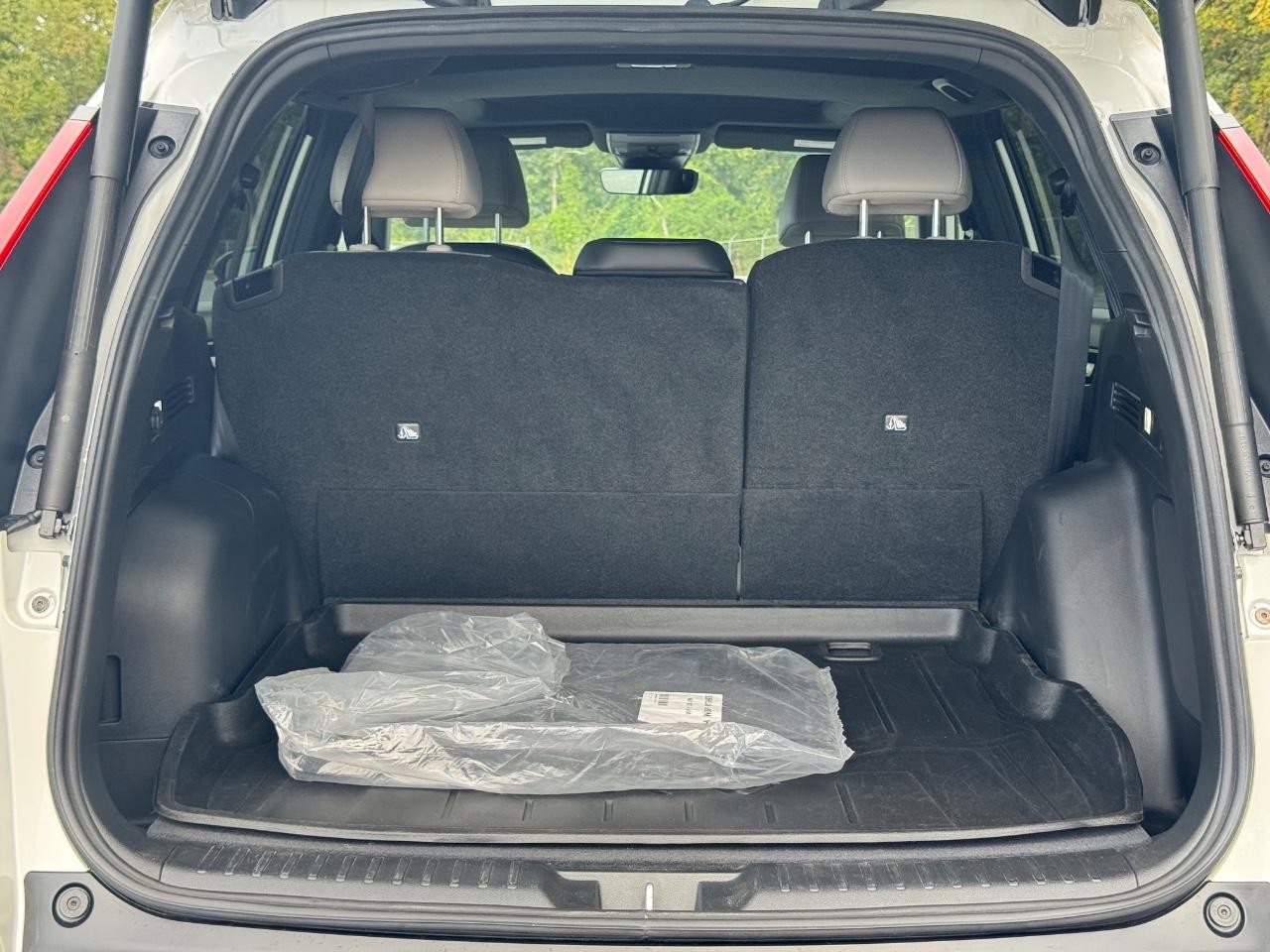 2025 Honda CR-V Hybrid Sport Touring photo 4
