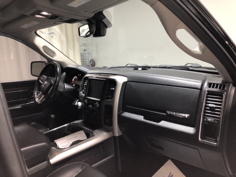 2017 Ram 1500 Laramie photo 9