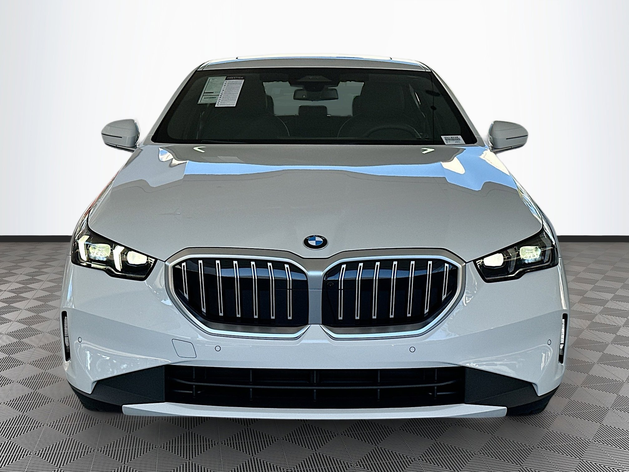 2025 Bmw 530i photo 2