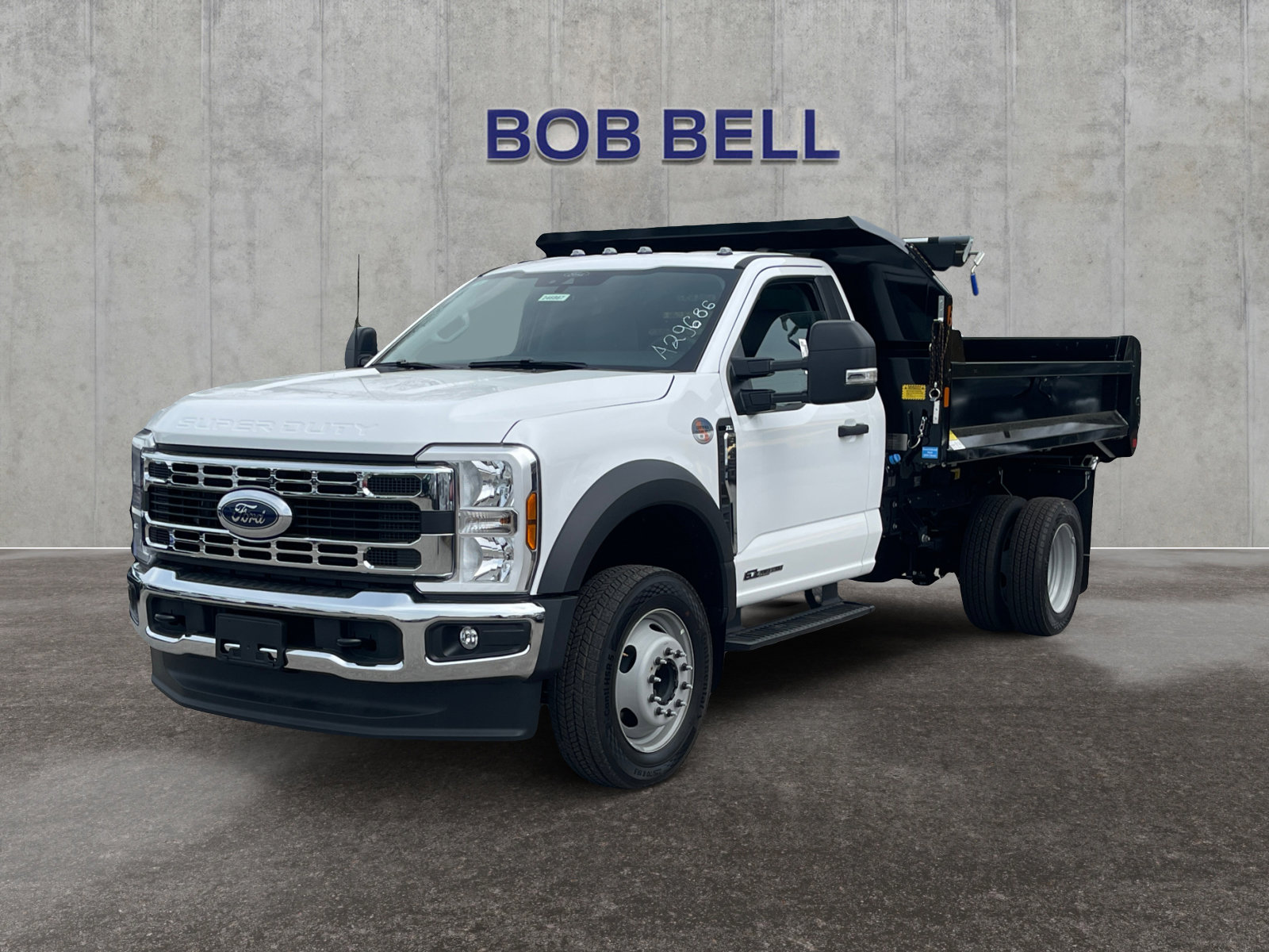 2024 Ford F-450 Super Duty Chassis Cab XL's photo