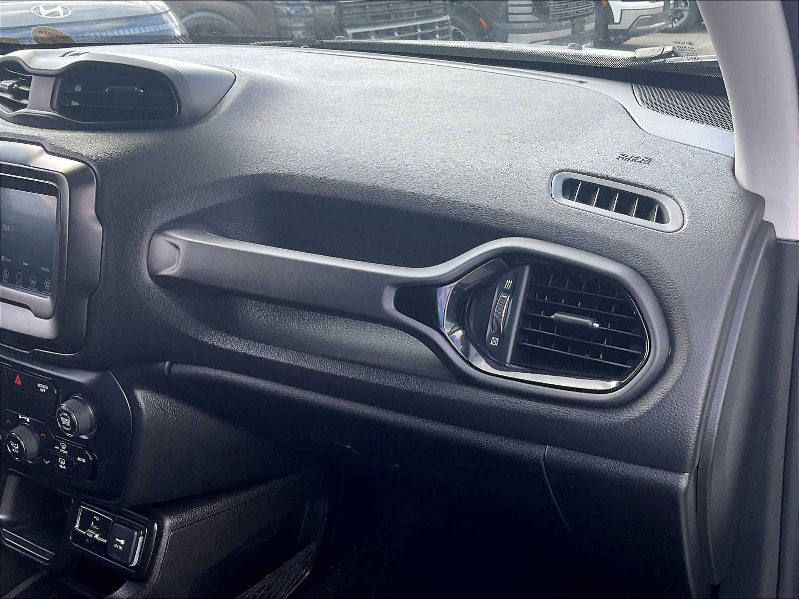 2020 Jeep Renegade Altitude photo 13