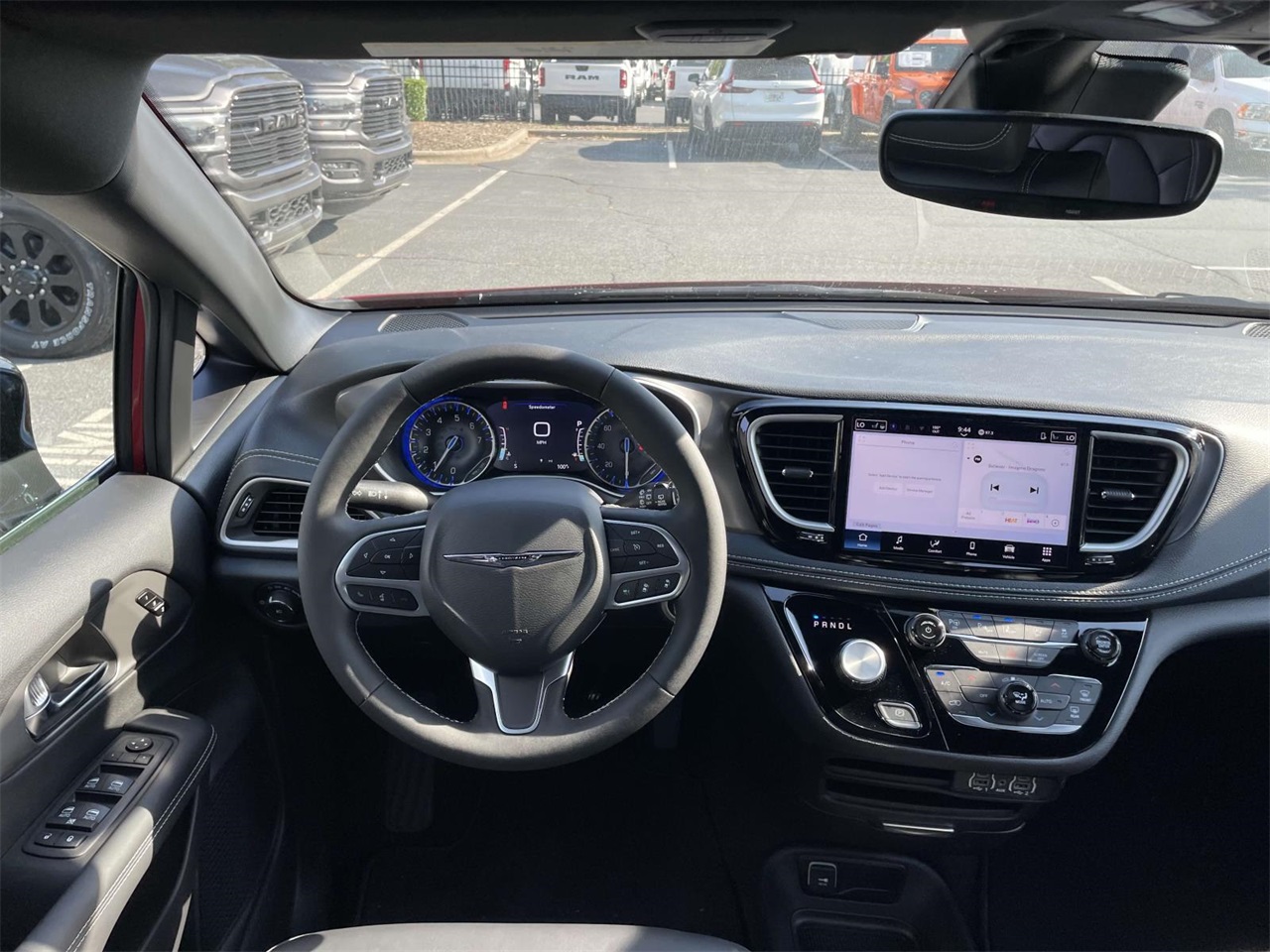 2025 Chrysler Pacifica photo 8