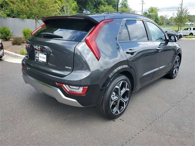 2025 Kia Niro Plug-In Hybrid SX photo 2