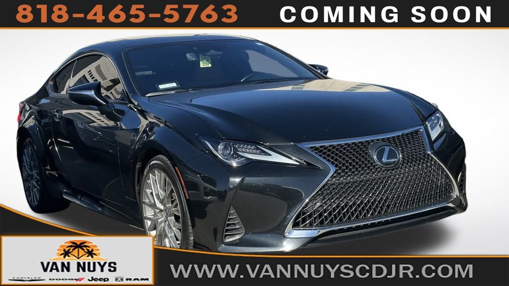 2019 Lexus RC 300's photo