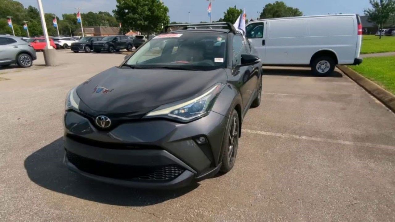 2021 Toyota C-HR Limited photo 3