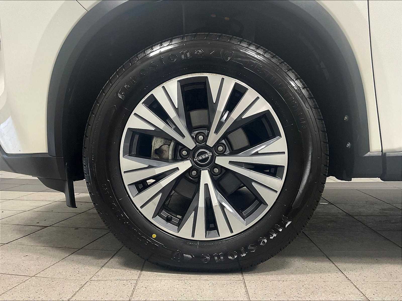 2023 Nissan Rogue SV photo 7