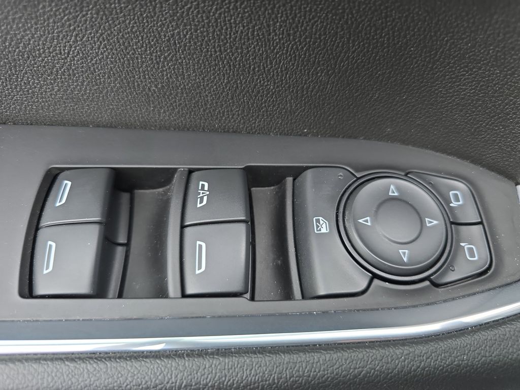 2023 Chevrolet Silverado 1500 LT photo 24