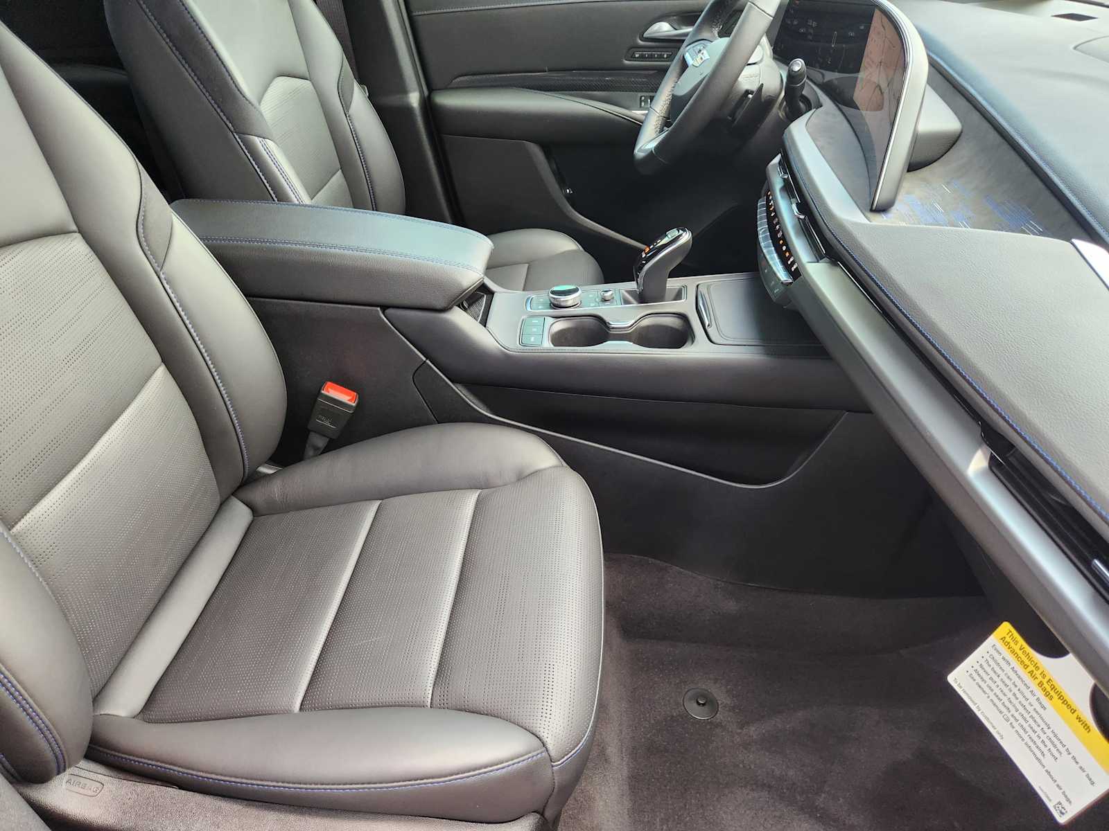 2025 Cadillac XT4 Sport photo 9
