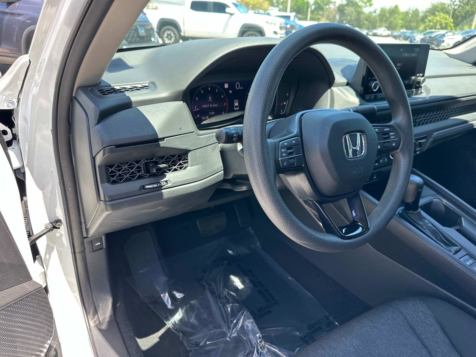 2023 Honda Accord LX photo 17