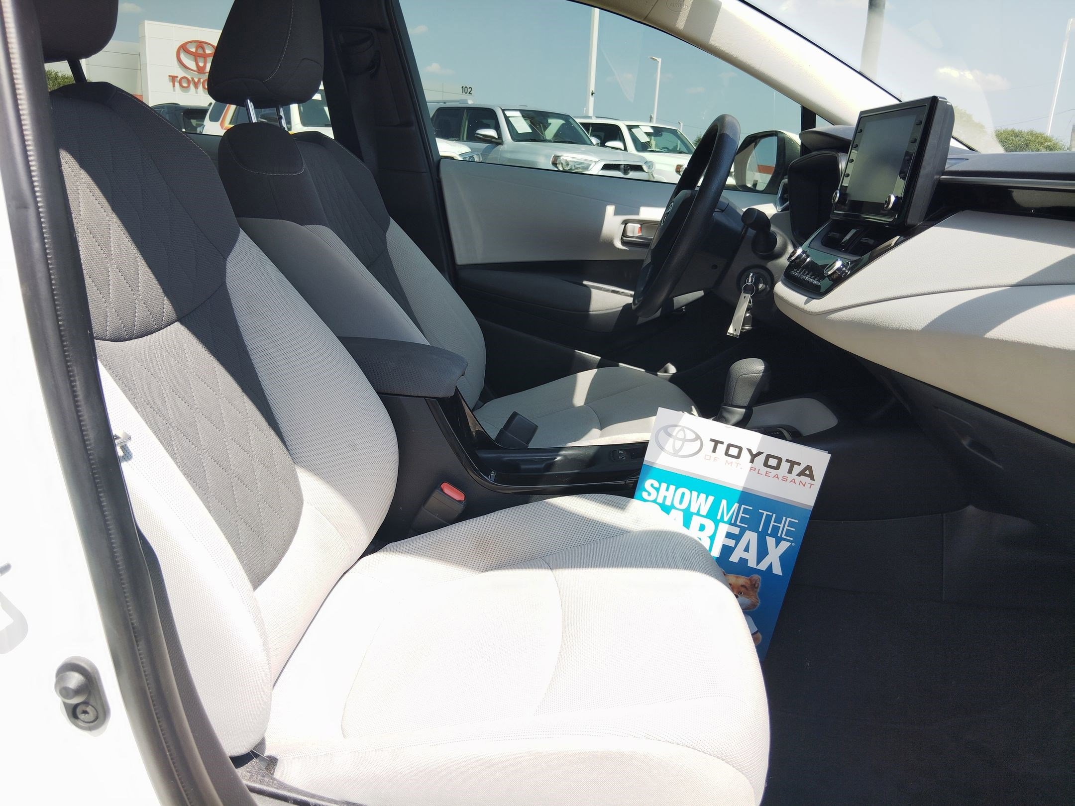 2022 Toyota Corolla LE photo 22