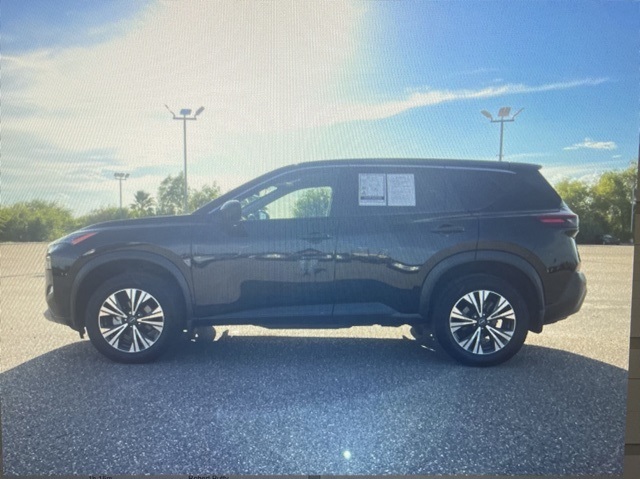 2023 Nissan Rogue SV photo 3