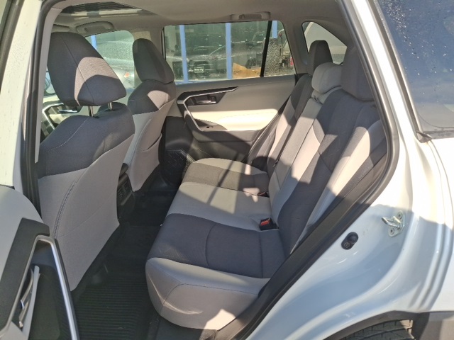 2023 Toyota RAV4 XLE photo 9