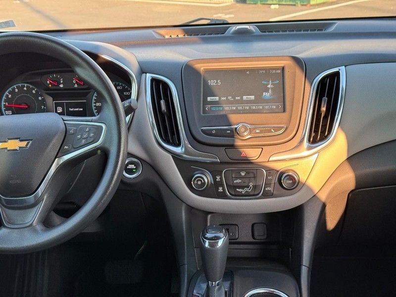 2018 Chevrolet Equinox LS photo 13