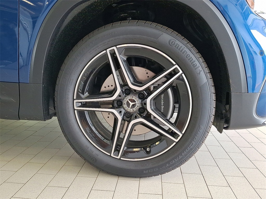 2026 Mercedes Benz GLB 250 4MATIC photo 4