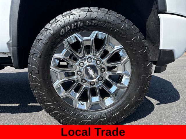 2025 Chevrolet Silverado 2500HD LTZ photo 3