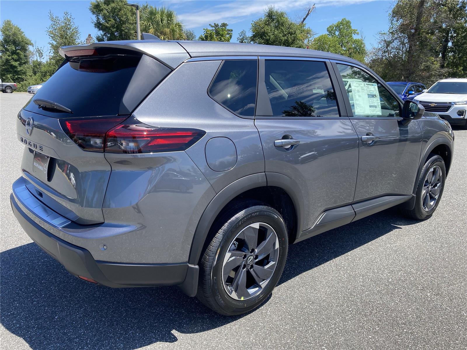 2026 Nissan Rogue SV photo 5