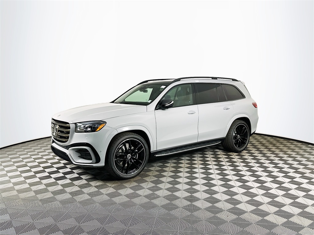 2026 Mercedes Benz GLS 580 4MATIC photo 3