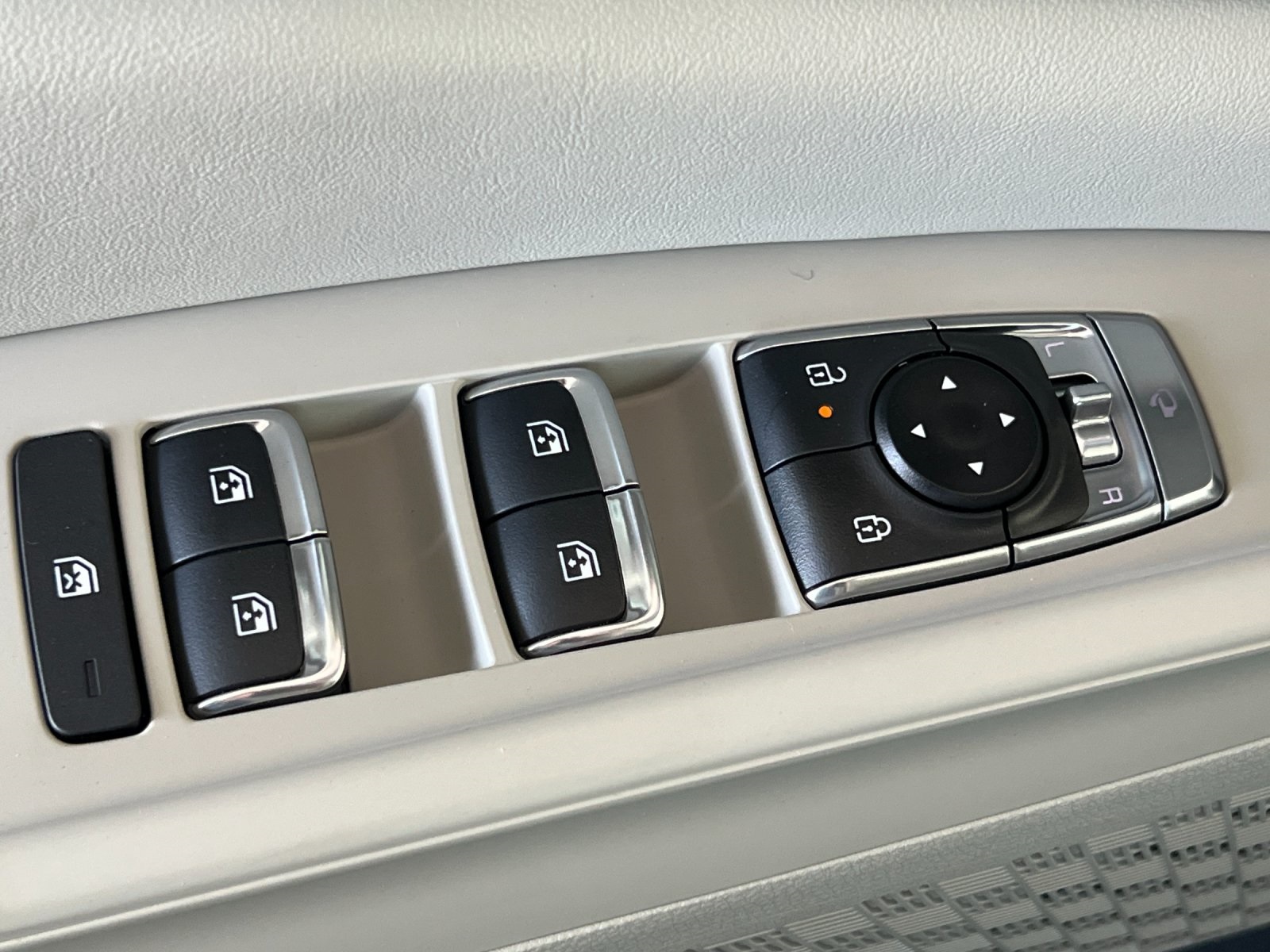 2026 Kia Carnival EX photo 11