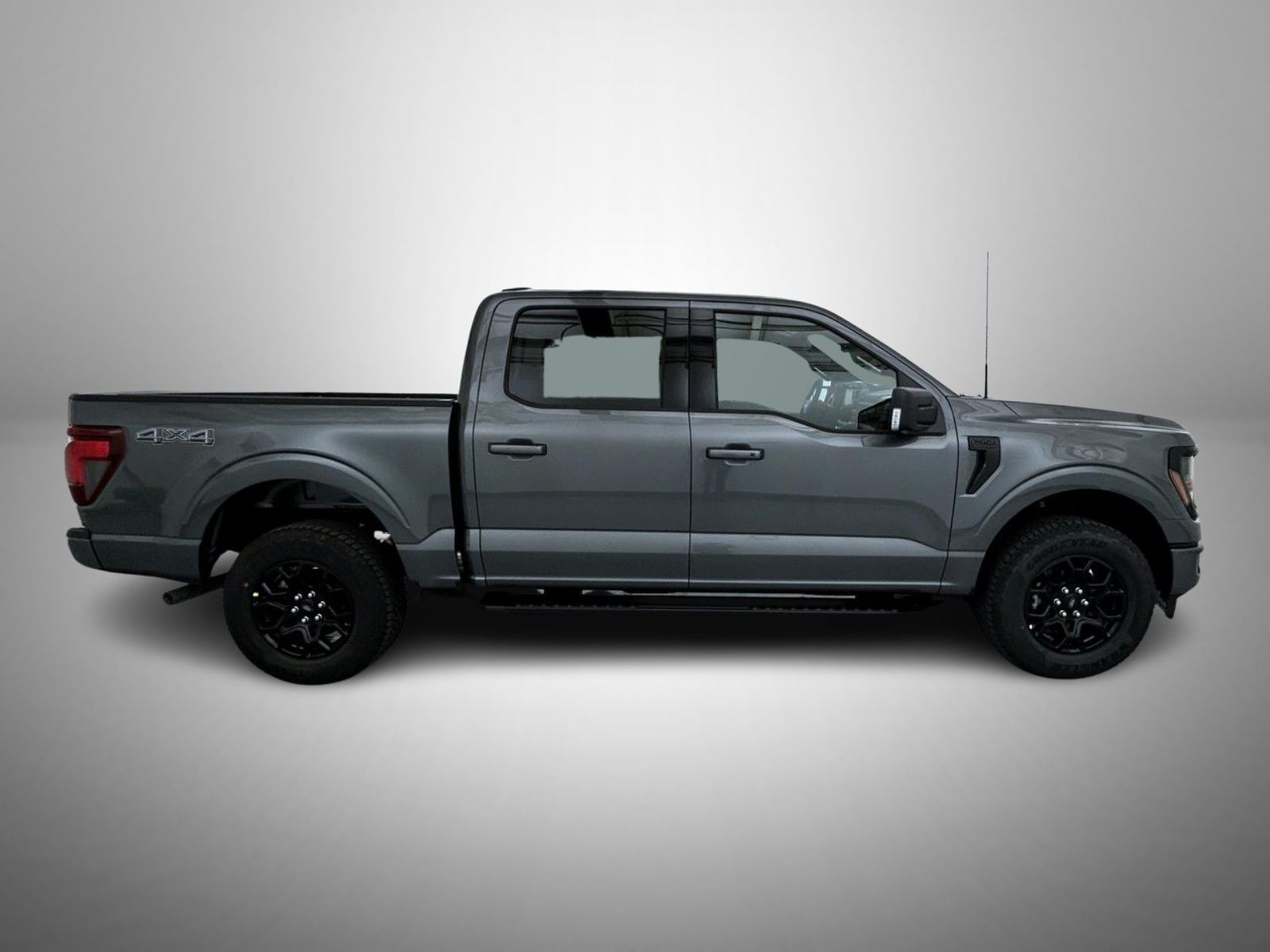 2025 Ford F-150 XLT photo 4