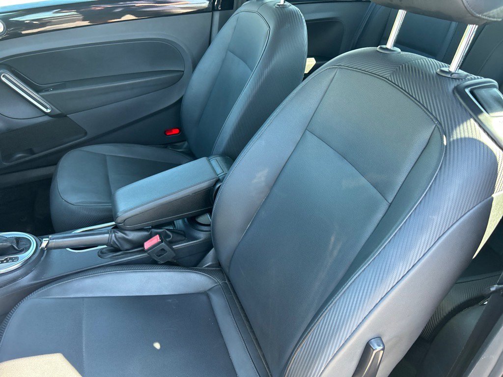 2014 Volkswagen Beetle 2.5L photo 9