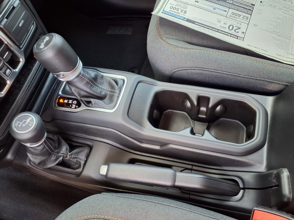 2025 Jeep Wrangler Sport S photo 11