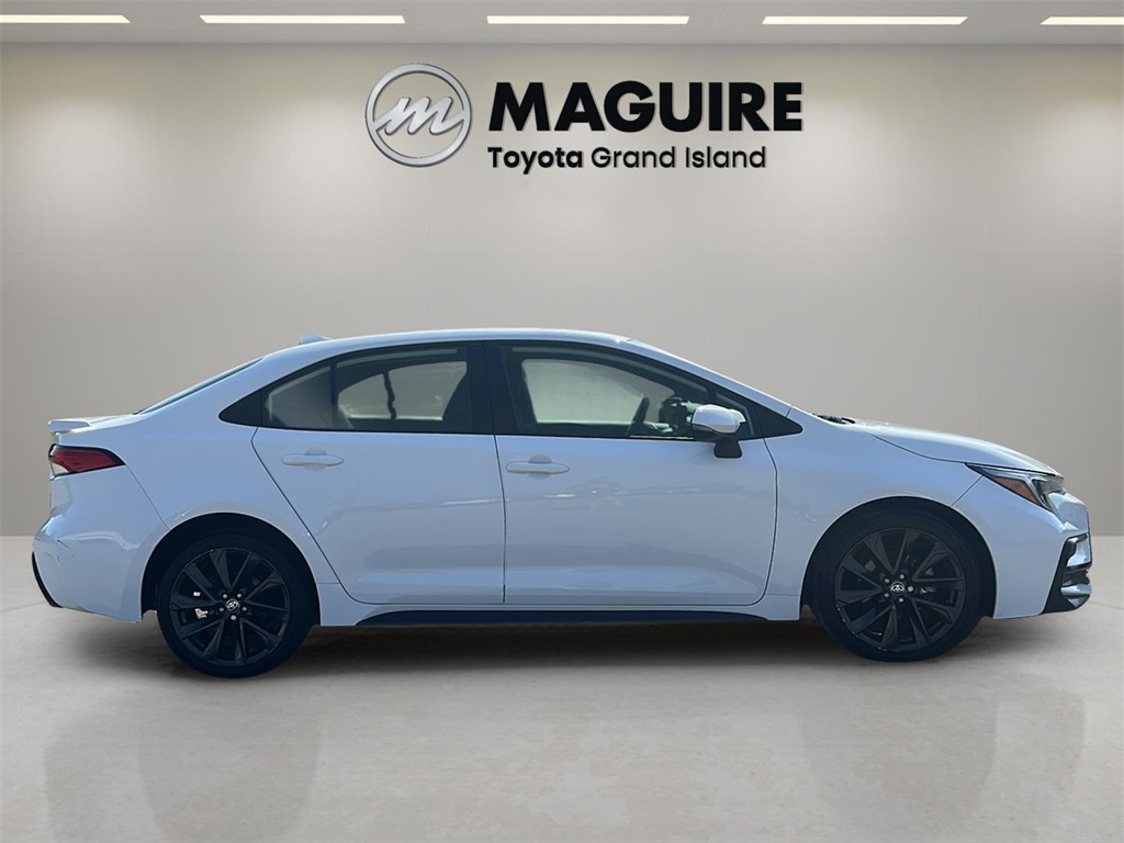 2023 Toyota Corolla SE photo 2