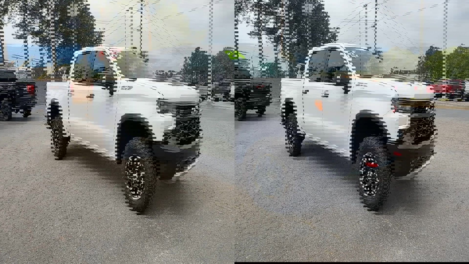 2024 Chevrolet Silverado 1500 ZR2 photo 2