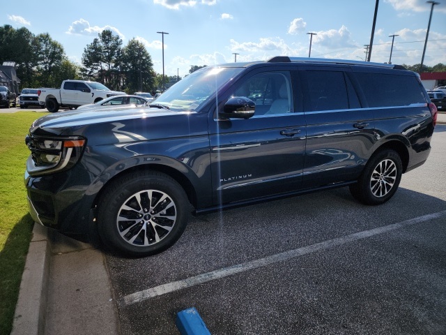 2025 Ford Expedition MAX Platinum photo 2