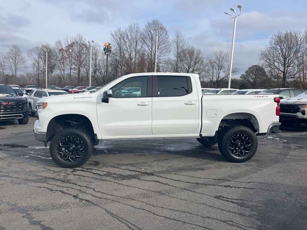2025 Chevrolet Silverado 1500 LT photo 2