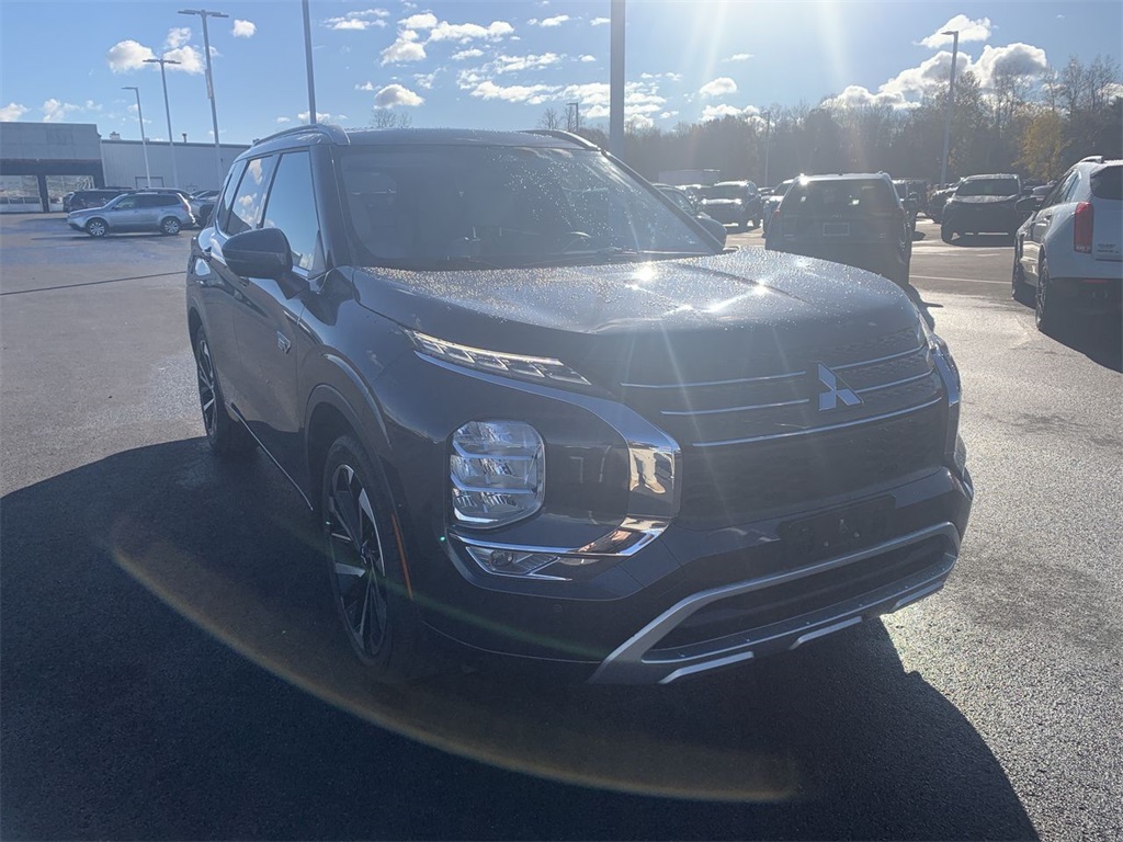 2024 Mitsubishi Outlander Plug-in Hybrid SEL's photo