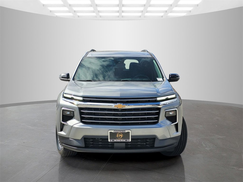 2026 Chevrolet Traverse photo 2